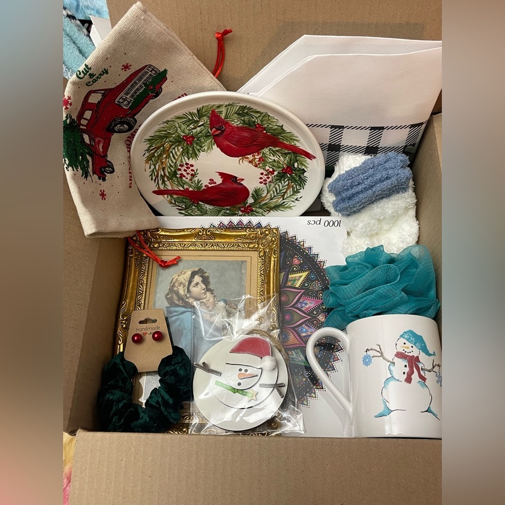 LARGE Amazon MYSTERY box, Brand New Items Only 📦 NO JUNK, 5 ⭐️​ Electronic gift​ - Picture 5 of 16